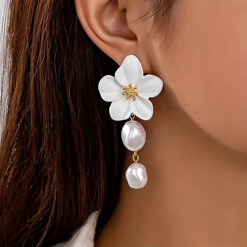 Image of 2pcs Set Of Elegant Five-petal Flower Earrings With Faux, Perfect For Gifting, Women's Vacation, And Daily Wear