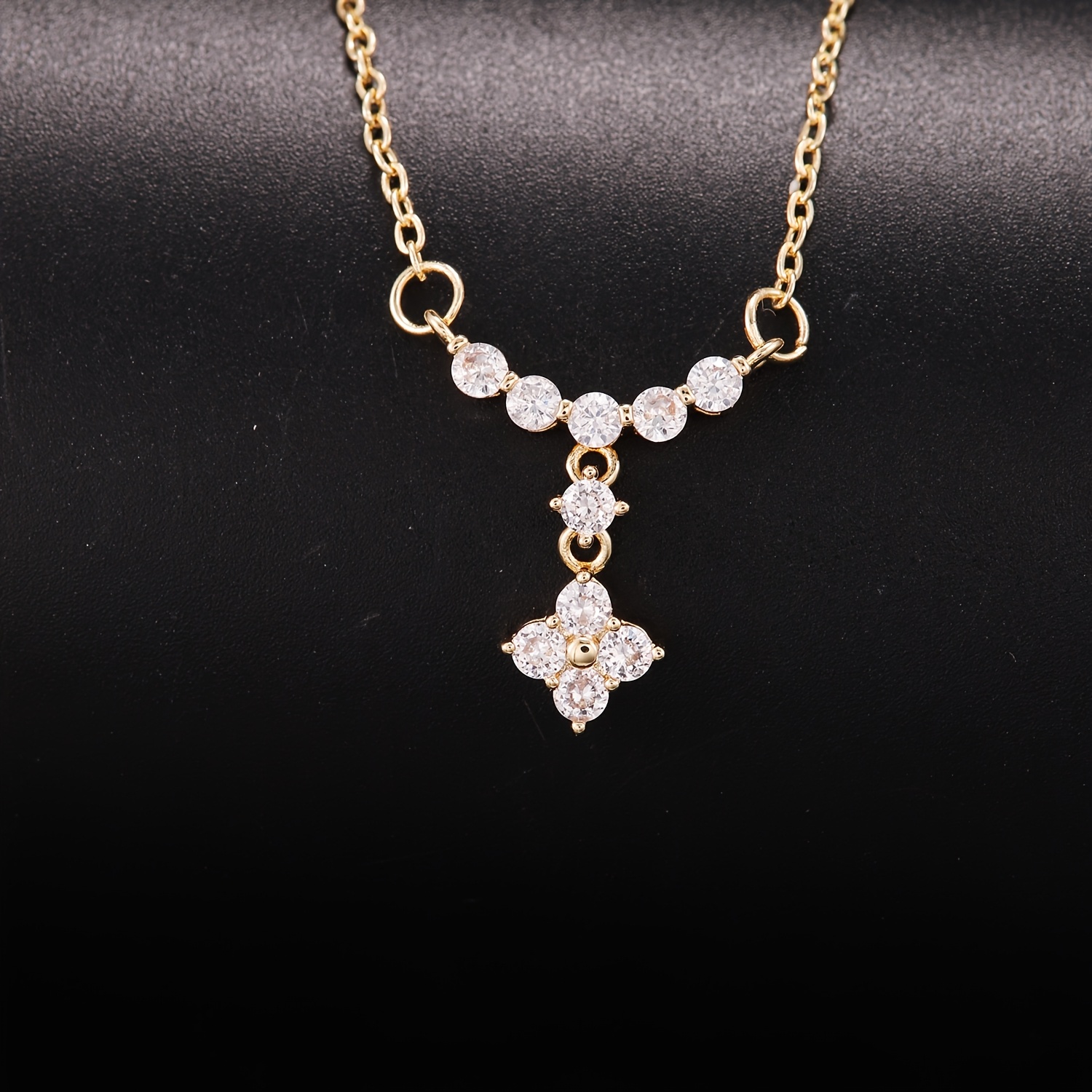 Women's Long Four-leaf Lucky Flower Necklace, Elegant Gift