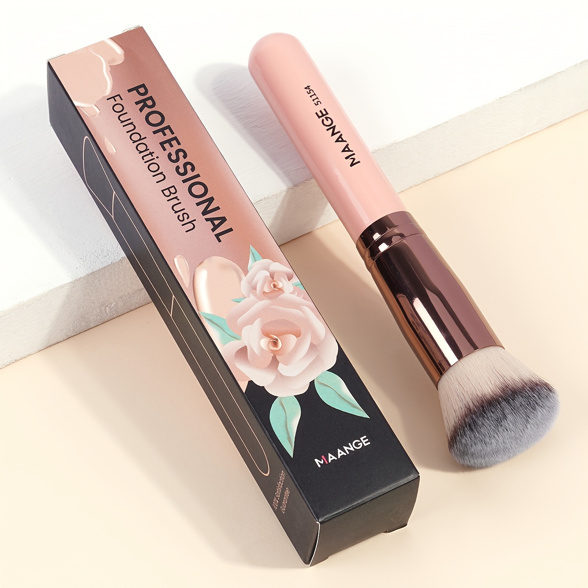 MAANGE Oval Foundation Brush for All Skin Types