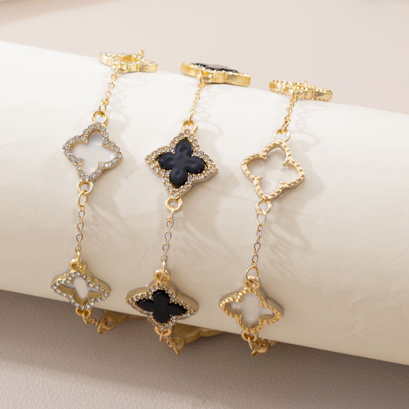 Image of 3pcs Luxury High-end Clover Rhinestone Decorated Bracelet Set, Brown And Golden, Elegant And Sweet Ladies' Bracelet Set, Stackable Style