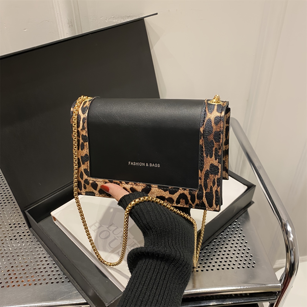 

Chic Leopard Print Crossbody Bag For Women - Chain Shoulder Purse With Comfortable Strap, Work, Travel & Use Arge Capacity