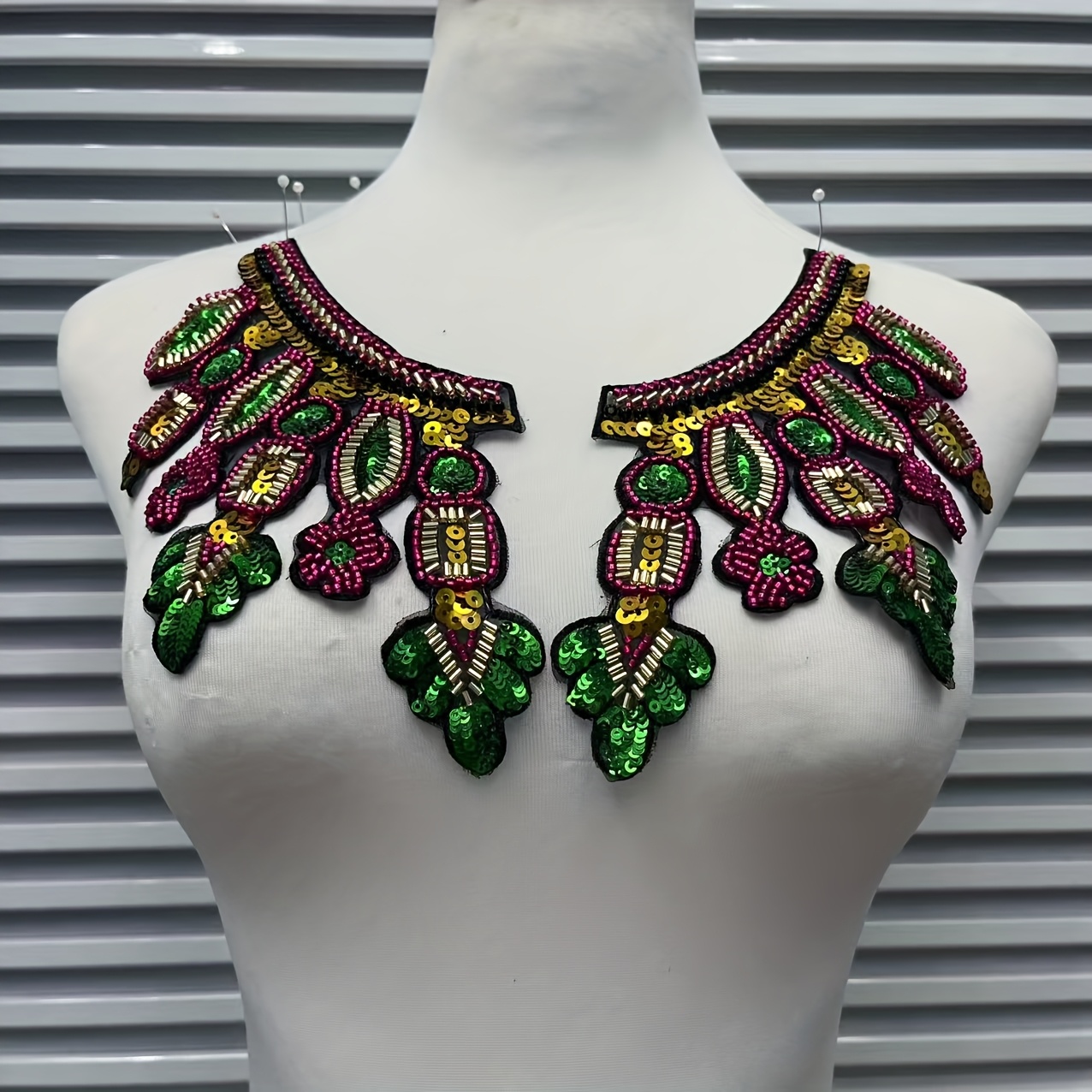 TEMU Col à Broderie et Perles Appliquée Fleur, Adapté pour Vestes, Robes et Tenues de Soirée