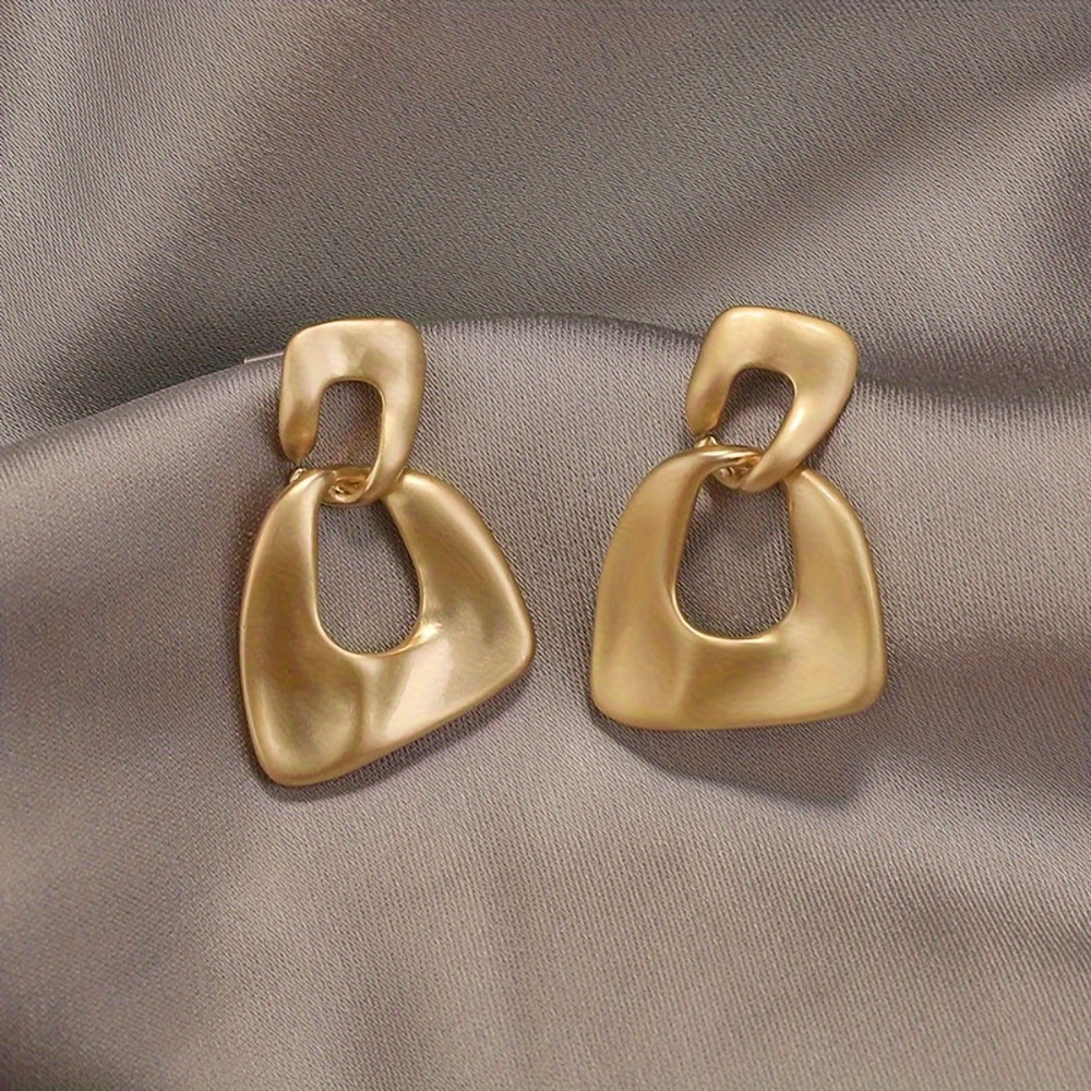 Image of Pair Of Elegant And Minimalist Irregular Geometric Stud Earrings, Fashionable And Temperament Earrings For Women