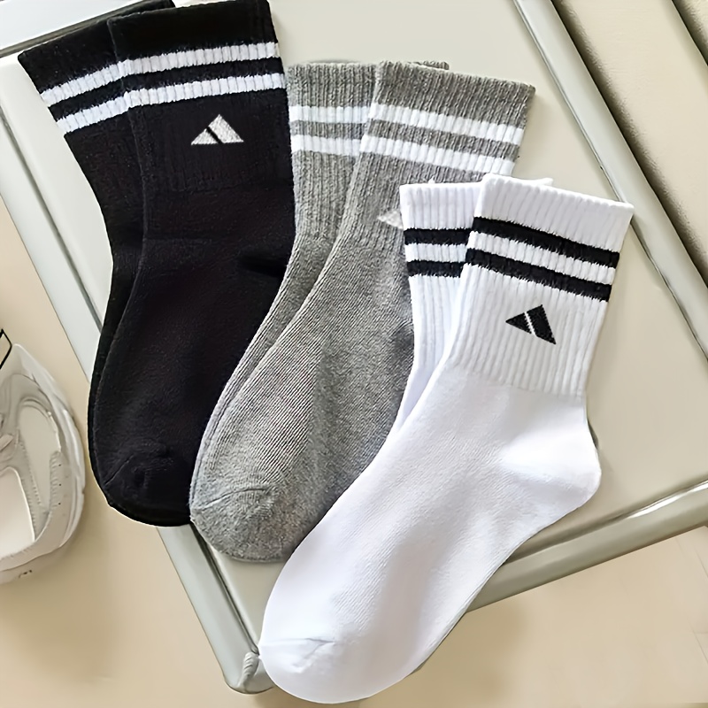 E-shop 3 Paar gestreifte schwarze weiße graue Socken mit einfachem geometrischem Muster für Paare, Wadenlänge. Bequem und weich. und vielseitig.