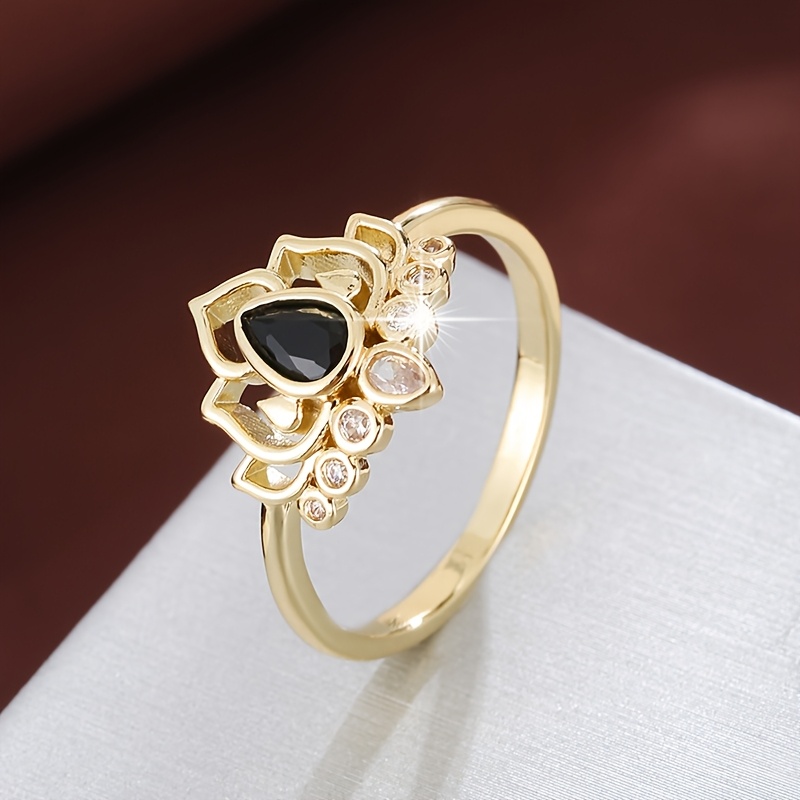 Women's Fresh Lotus Shape Ring Inlaid with Synthetic Zirconia