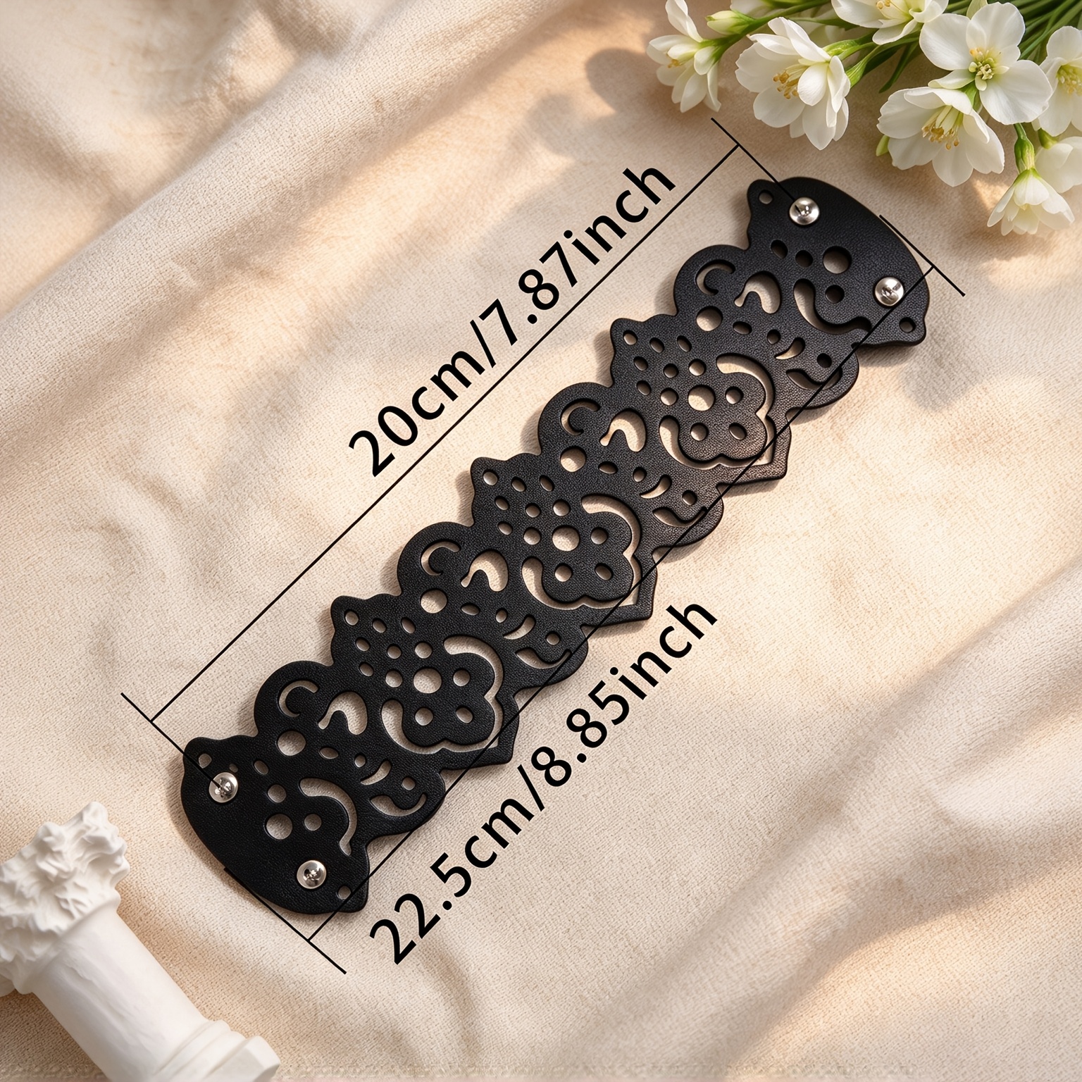 Hollow-Out Floral Carved Double-Layer Wrist Accessory, Elegant