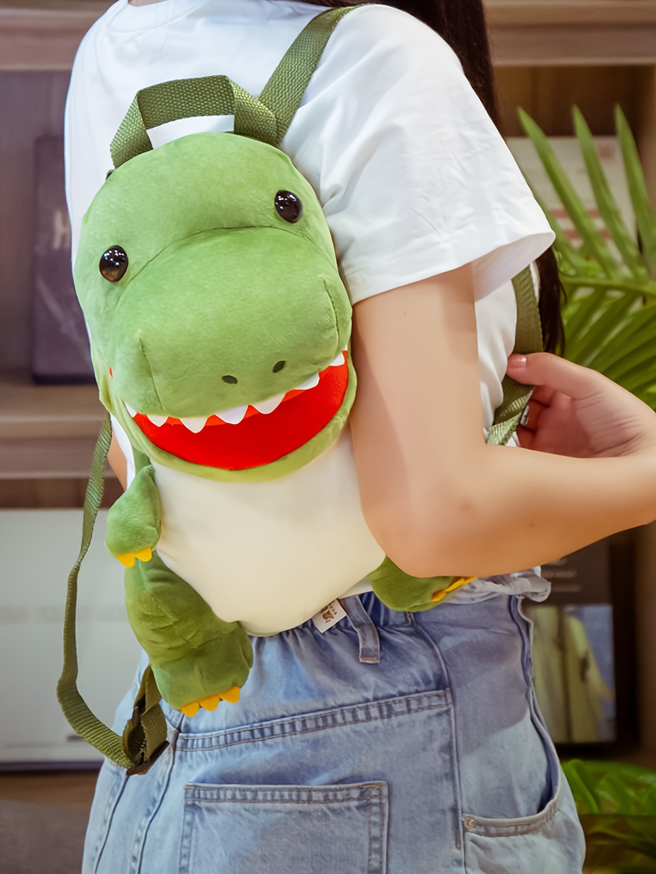 Mochila Adorable de Dinosaurio T-Rex Verde - Poliéster Suave, Correas Ajustables, Ligera y Duradera - Perfecta para Viajes y Regalos de Cumpleaños
