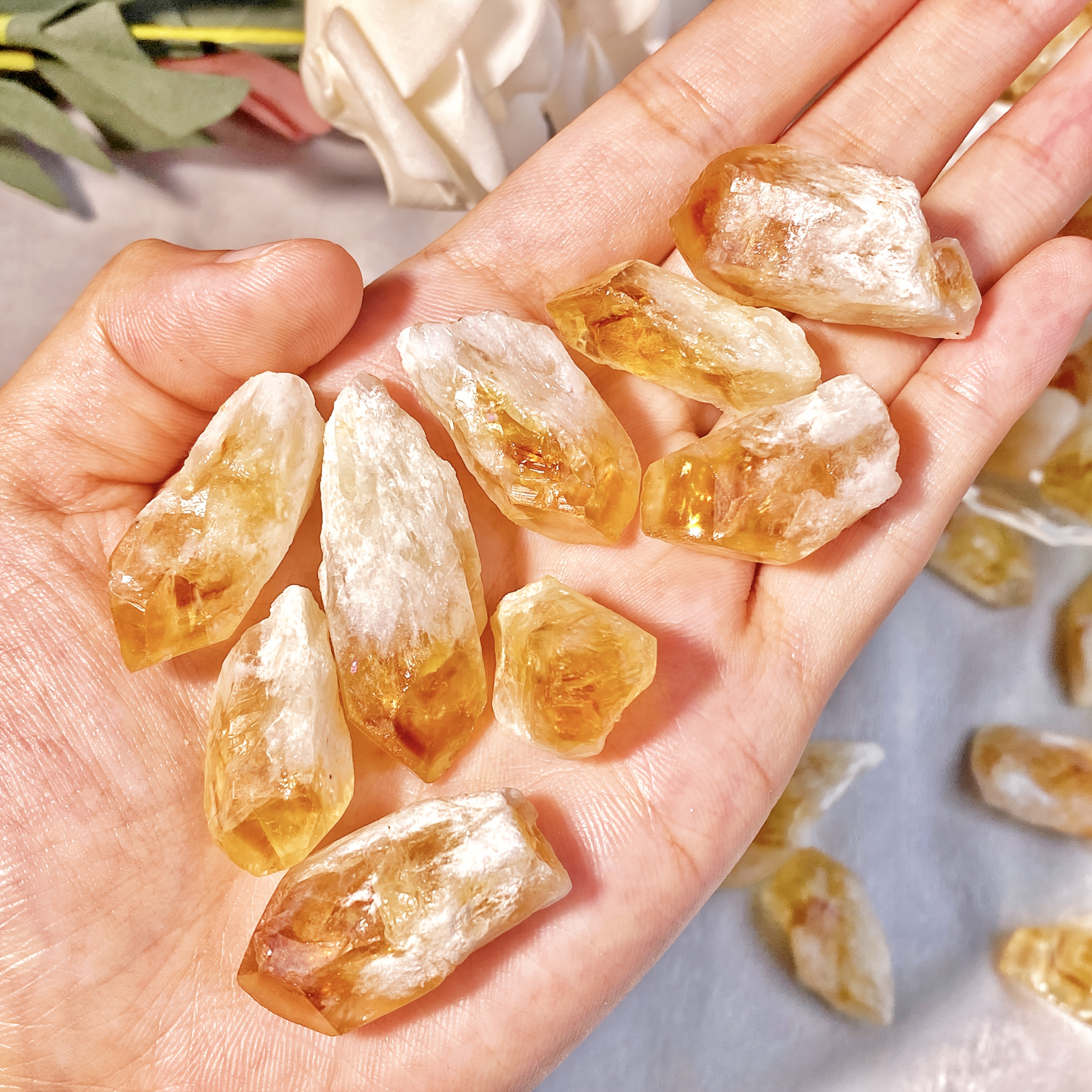 

5pcs Premium Citrine Gemstone, Art Decorative Stones, Flower-themed, Ideal For Christmas, Easter, Thanksgiving Home & Party Decor, Jewelry Making Supplies