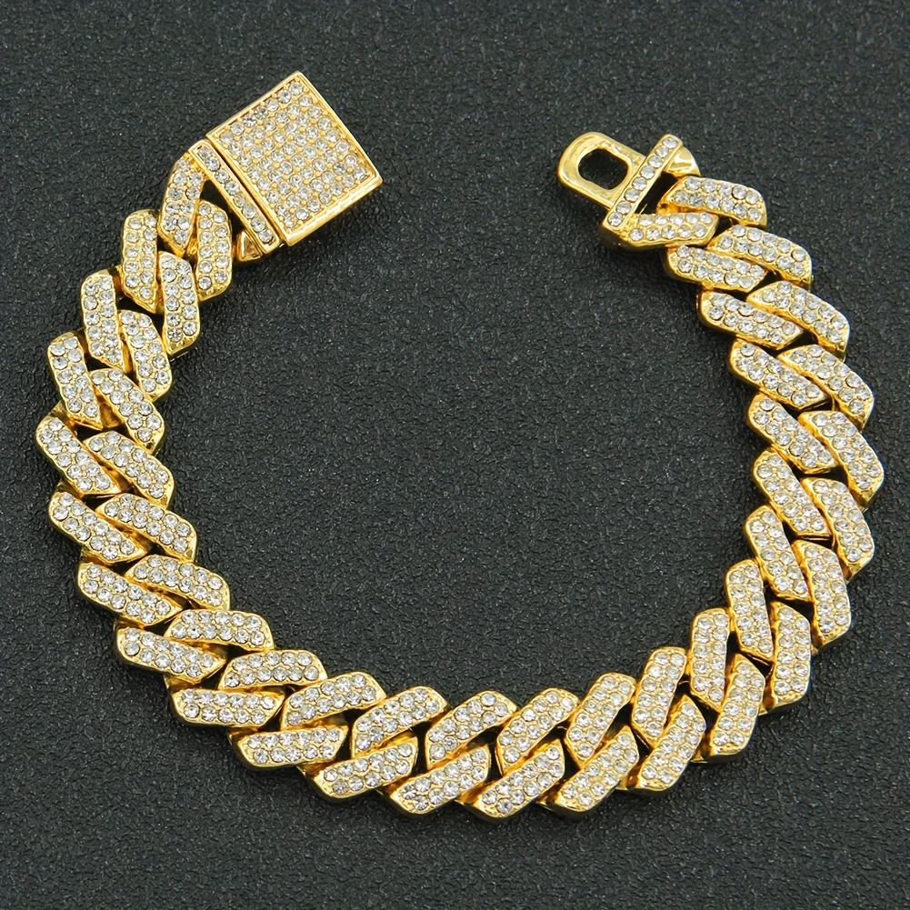 

A Unique And Charming Cuban Link Bracelet With Full, Perfect For Stylish Women.