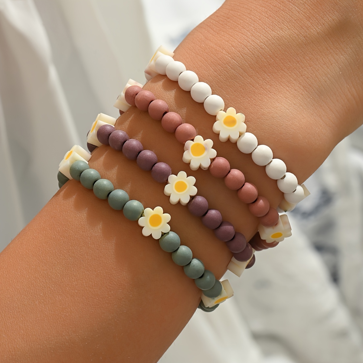 E-shop 4er-Set Modische, niedliche, einfache, vielseitige Perlenarmband, weiche Töpferei-Blumen, frische Freundschaft, Handfaden-Set