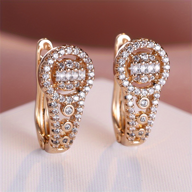 TEMU 1 Pair Elegant Cutout Design Synthetic Synthetic Zirconia Golden Plated Women's Earrings - Luxurious Wedding, Party & Everyday Jewelry - Durable