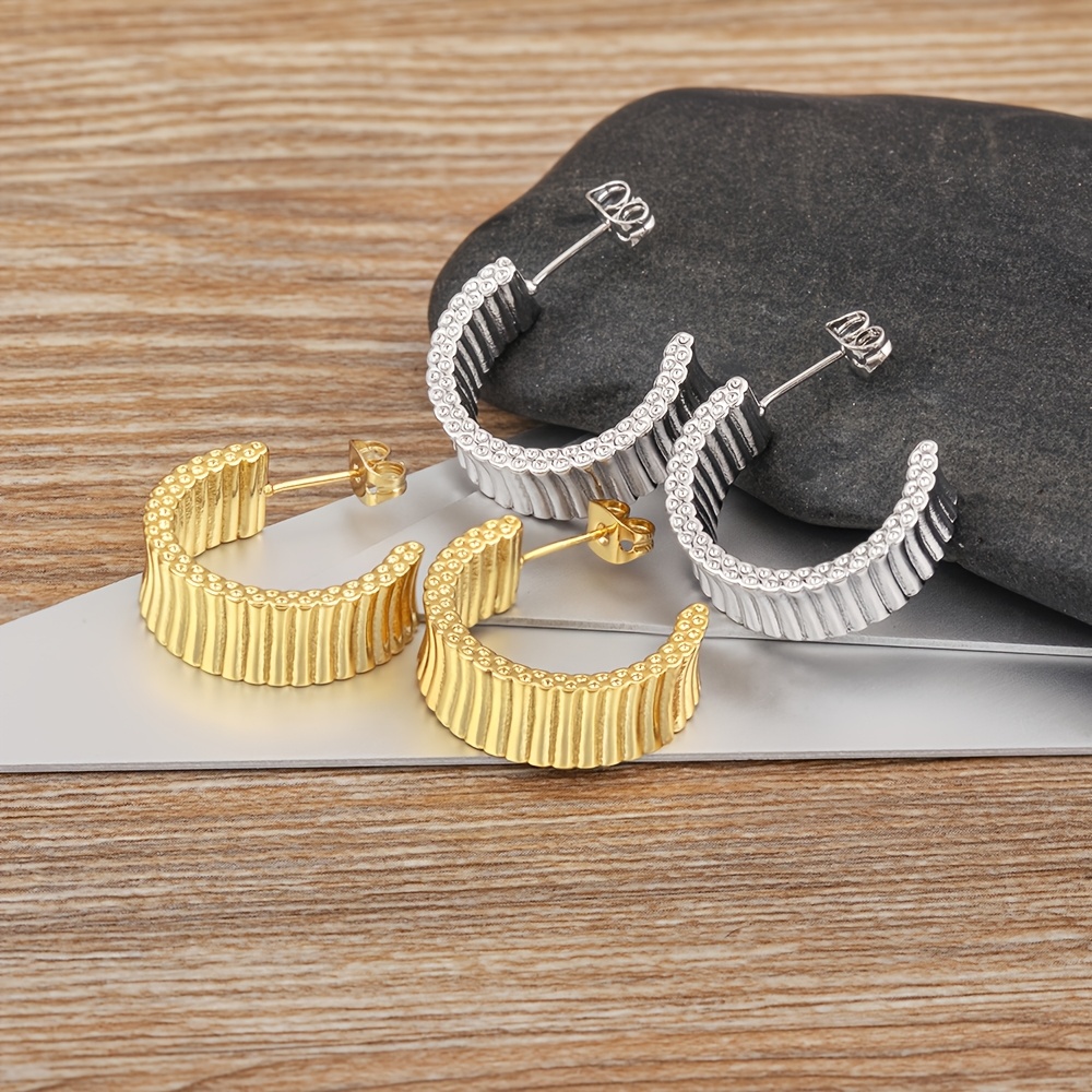 Women's 18K Golden Plated Textured C Hoop Earrings — Retro Style