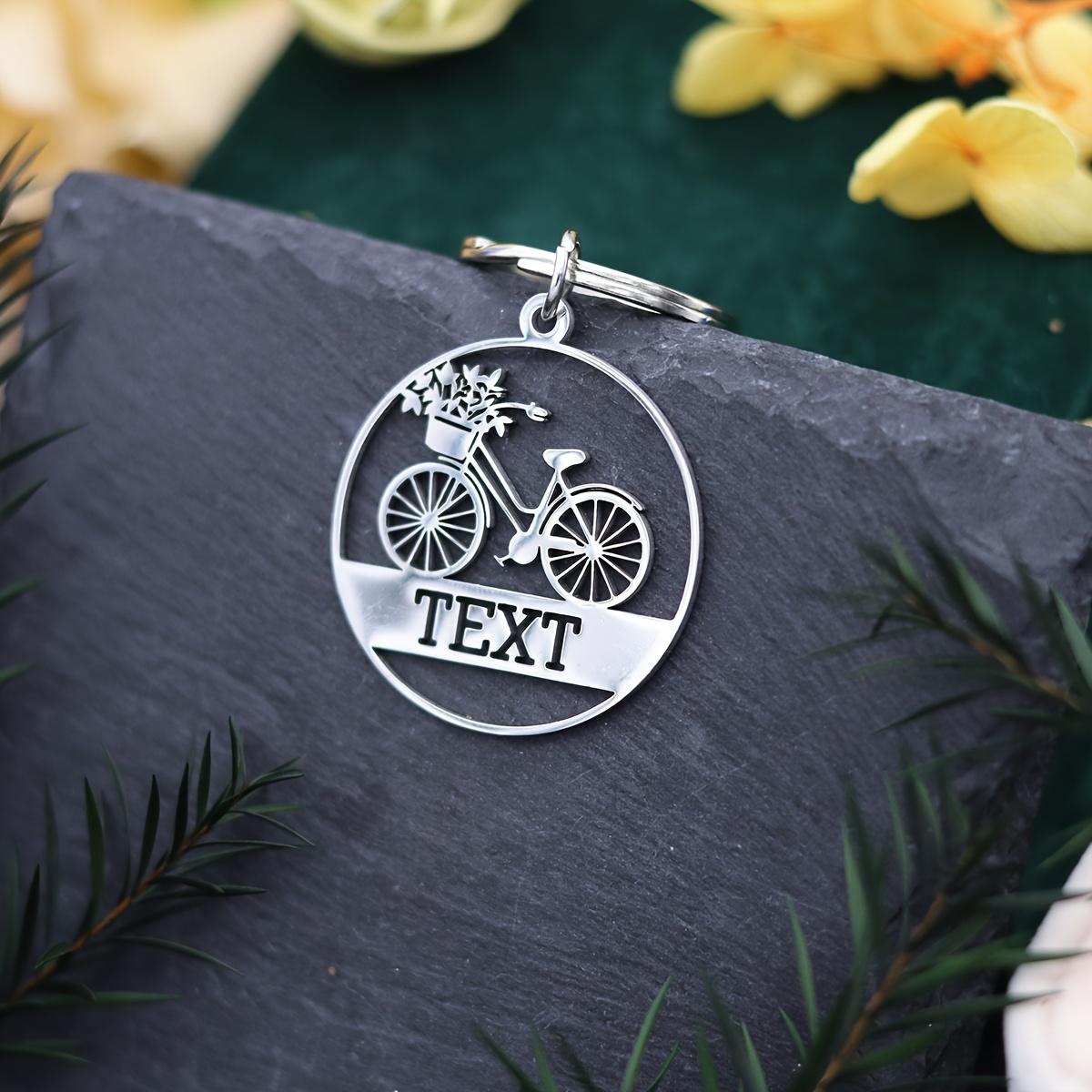 Image of Personalized Stainless Steel Bicycle Keychain For Men And Women, Featuring A Custom Name Keyring And A Creatively Laser-engraved Nameplate, Perfect As A Gift For Bikers