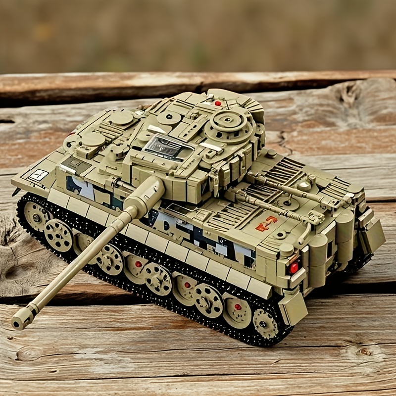1008+Pcs Tank Building Block Model with Rotating Tracks