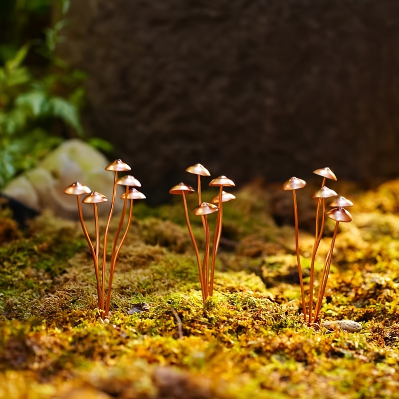 

Sculpture de jardin en forme de champignon en cuivre rustique : Idéal pour la décoration extérieure - 3,43 pouces/8,7 cm x 6,42 pouces/16,3 cm