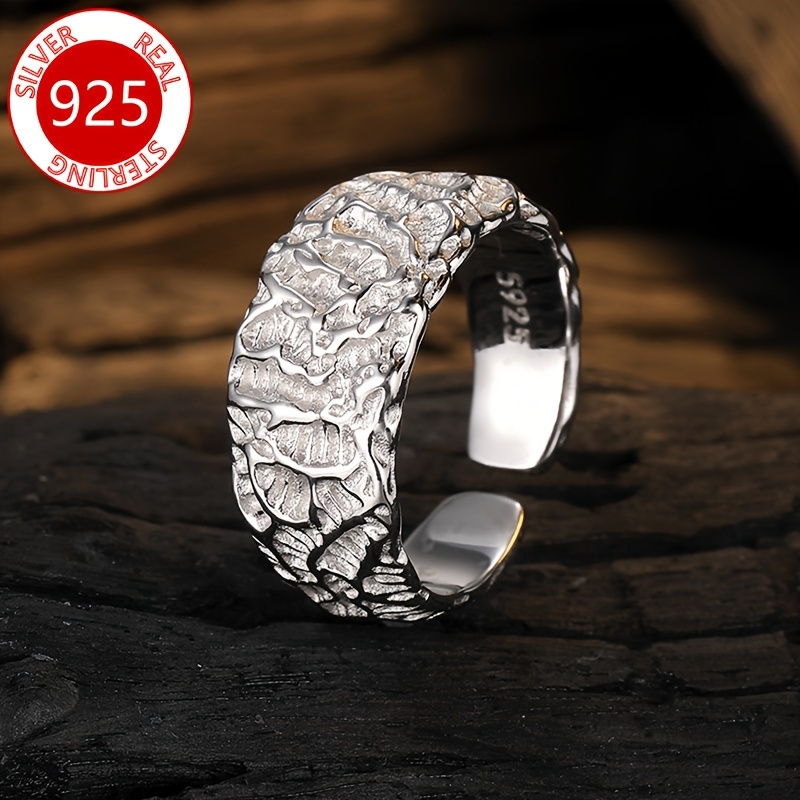 

Elegant Adjustable 925 Sterling Silvery Ring With Unique Textured Design - Hypoallergenic, Perfect For Casual Attire & Gifting