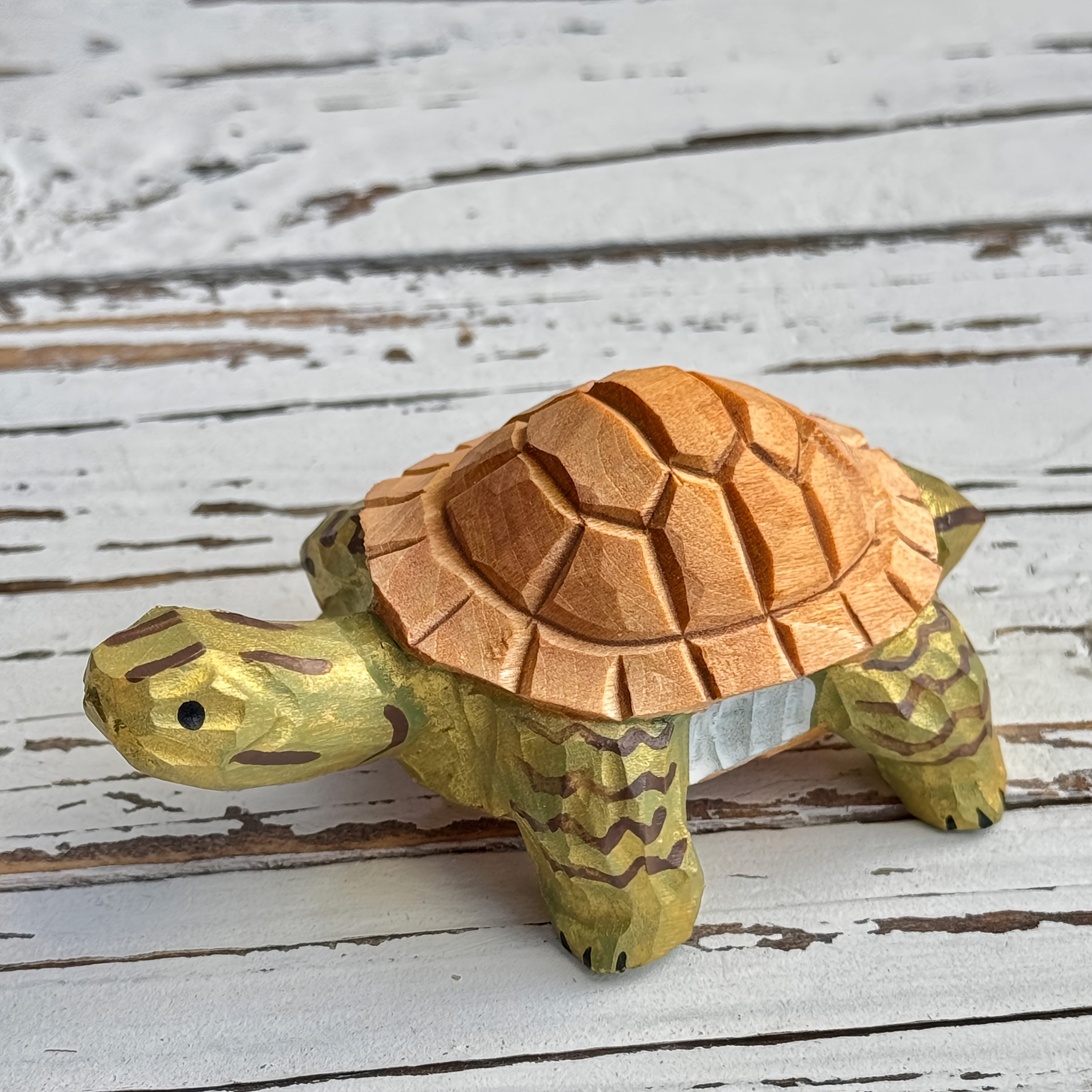 A Handcrafted Turtle Figurine For Home Decor, Suitable For Birthdays, Anniversaries, Housewarming, And Christmas