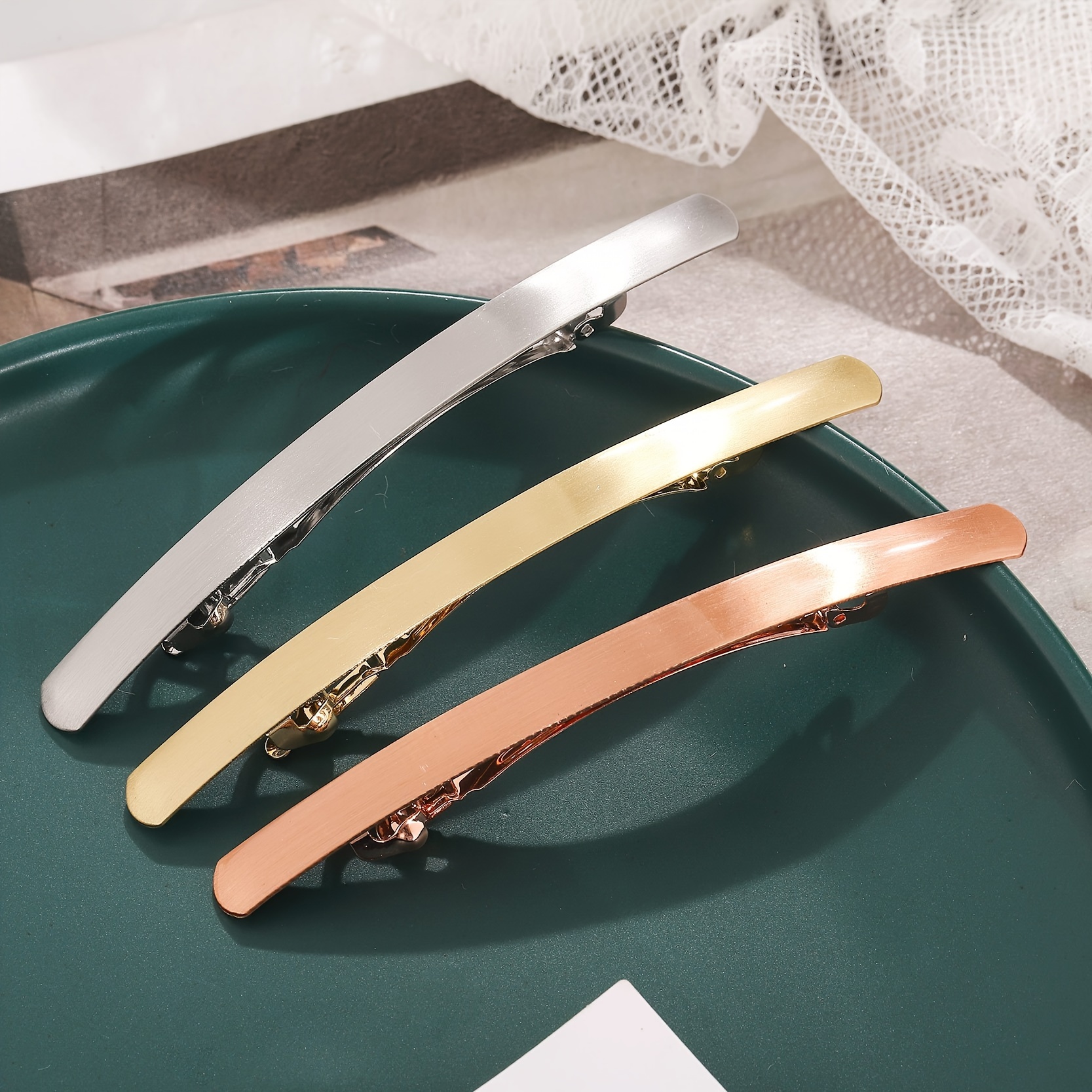 Simple Slender One-Prong Glossy Pull Ponytail Clip