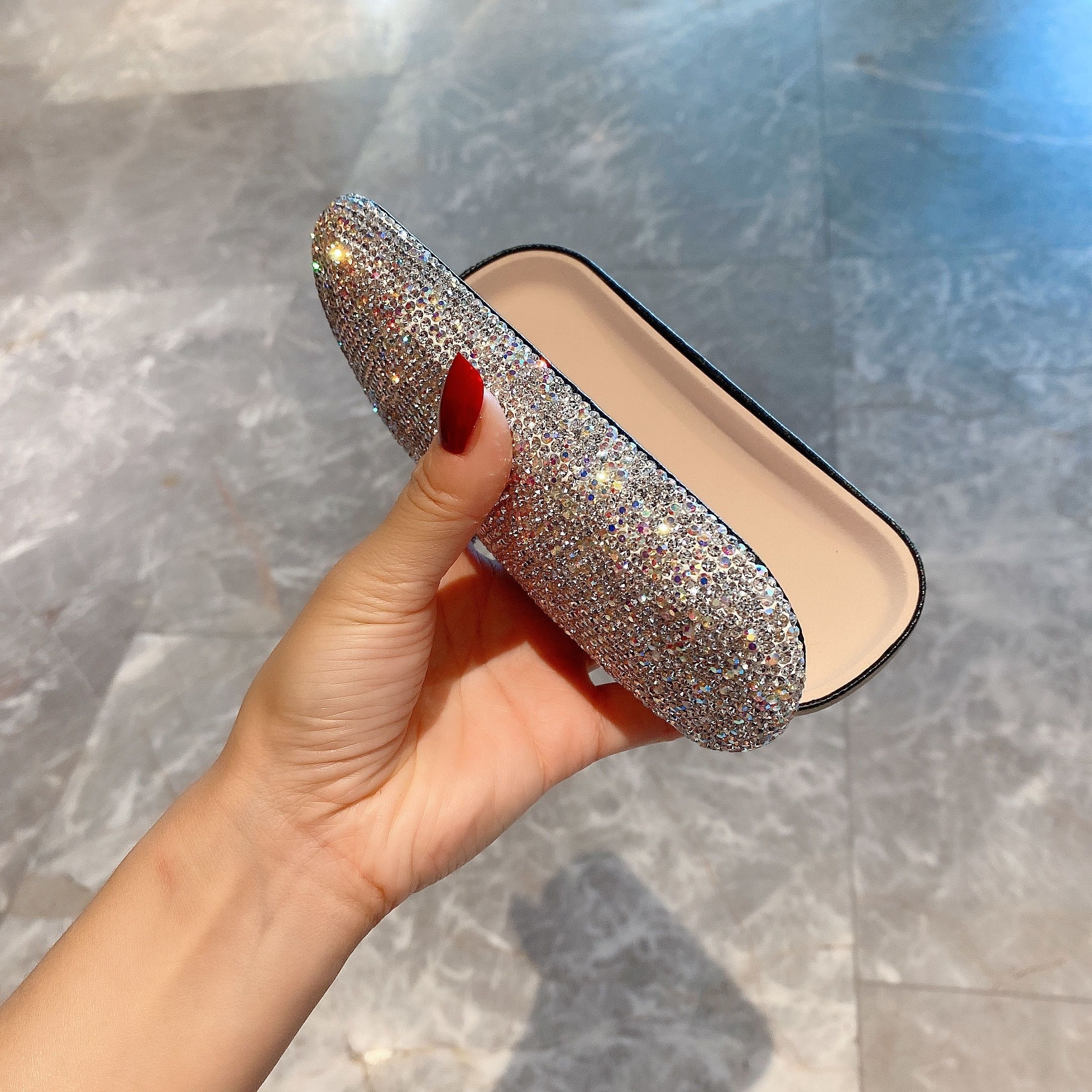 

Chic Diamond-encrusted Faux Leather Glasses Case - Stylish Korean-inspired, & Lightweight For Women