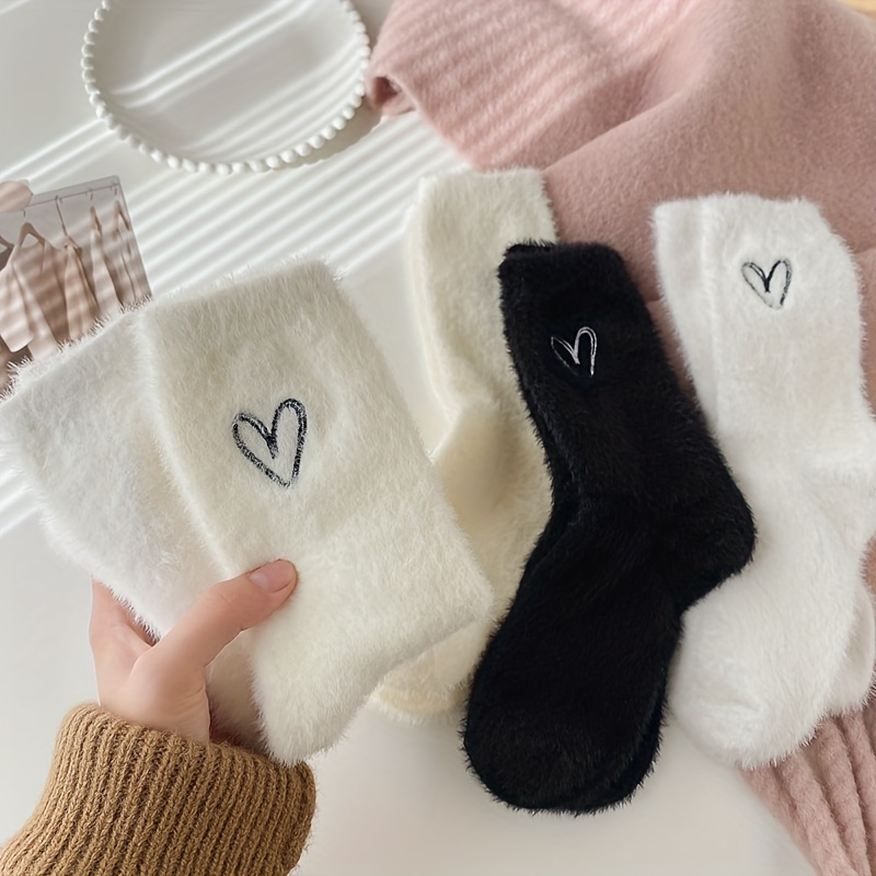 

Elegant Women's Fuzzy Socks 5-pair Set - 95% Polyester 5% Spandex Knit Fabric, Heart Pattern, Mid-calf Length, Warm Soft Plush Socks For Home Use (hand Wash/)