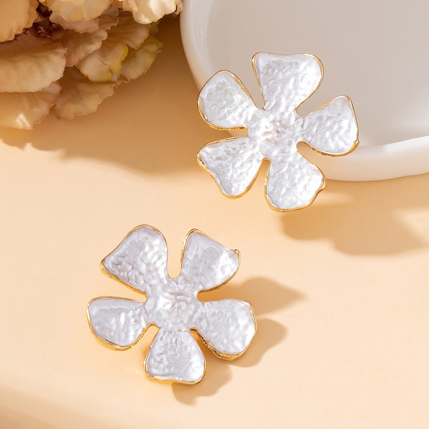Women's Luxury Soft White Pleated Texture Flower Earrings