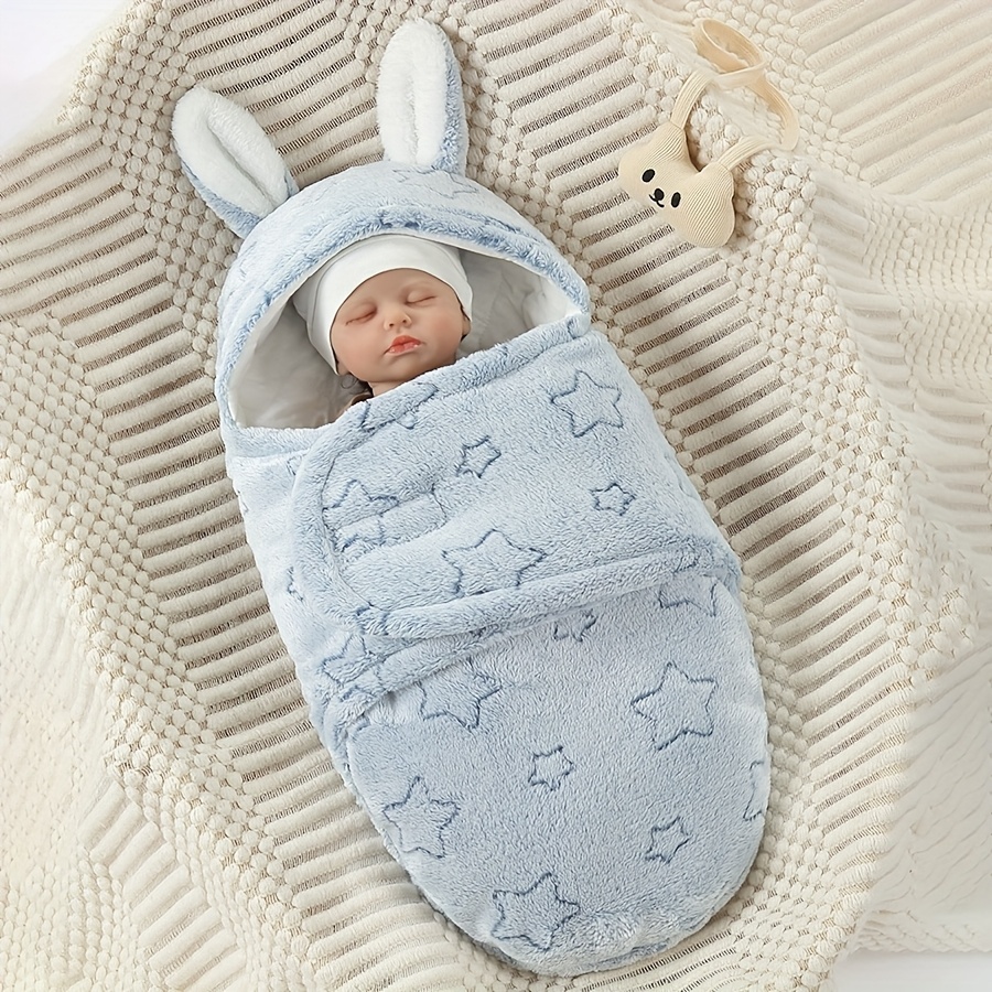 A Thick Hooded Scarf for Newborns, Ideal for Hospitals And Family Use, Designed to Keep Babies Warm, Perfect for Baptism Presents And Holiday Robes