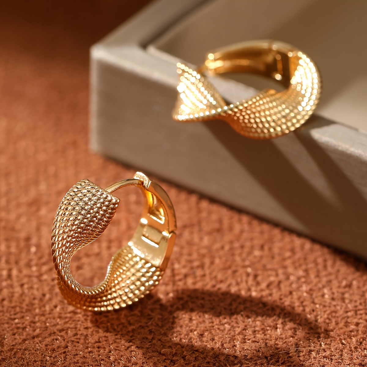 

Elegant And Simple Woven Wave Hoop Earrings - 14k Golden Plated, Copper Alloy, Stainless Steel Earposts - Perfect For Daily Wear And Weddings