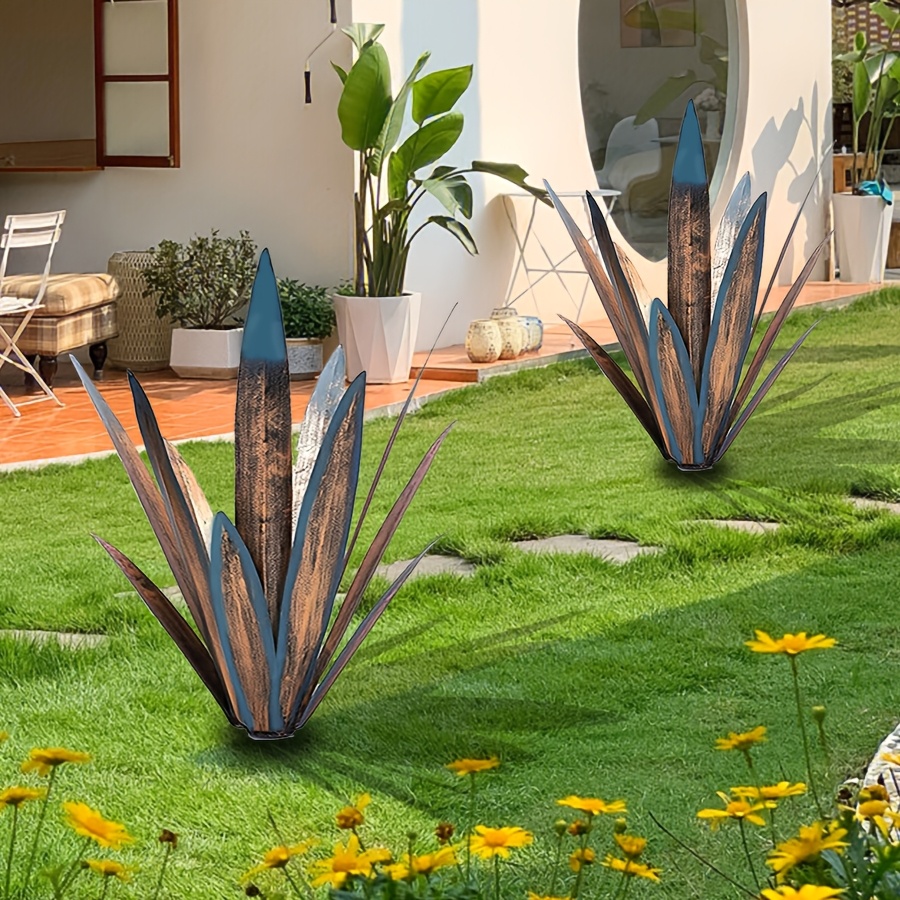 Set of 2 Agave Rustic Sculptures (One Large One Small), Hand Painted Metal  Agave Plant for Home & Garden Decor, Outdoor Yard Art Stakes, Lawn Ornaments