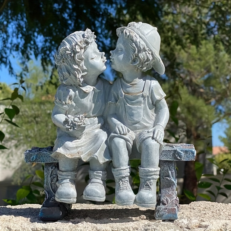 

Statue Of A Couple, Outdoor Garden Decoration Ornaments, Resin Crafts Decorations For Outdoor Decoration, Garden Decoration, And Decoration Ornaments For A Couple's Kiss