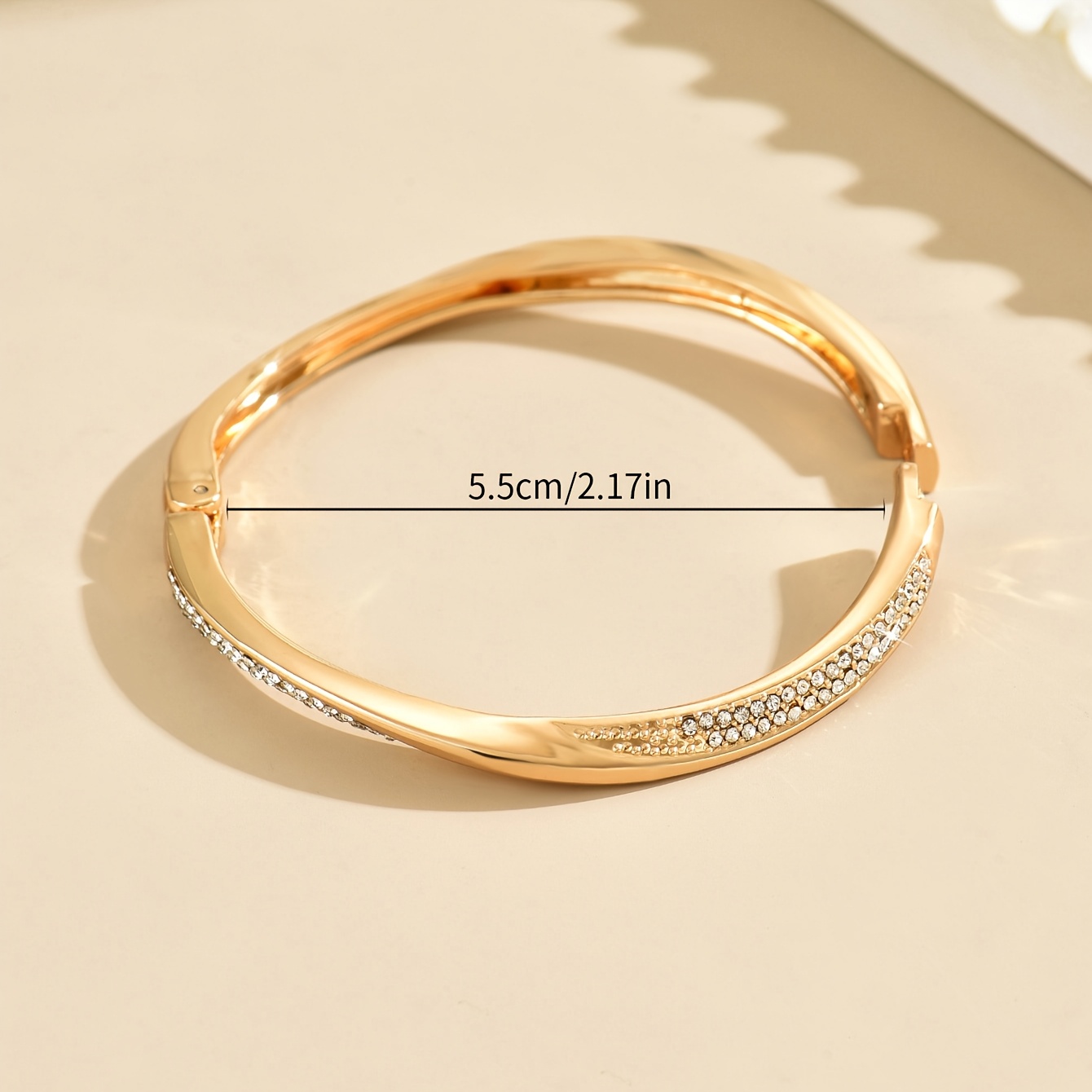 Stylish Women's Open Bangle with Irregular Twisted Geometric Shape