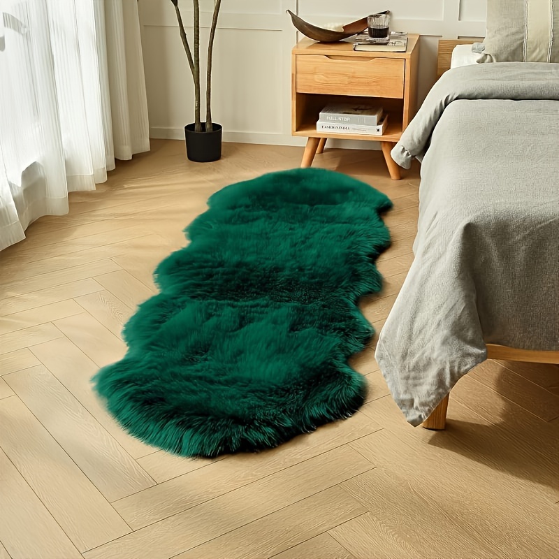 

Luxurious Emerald Green Sheepskin Mat, 1600g - Plush, , Washable Long Strip Mat With Unique For Bedroom, Living Room, Hallway, Balcony - Cozy Winter , Rugs For Living Room