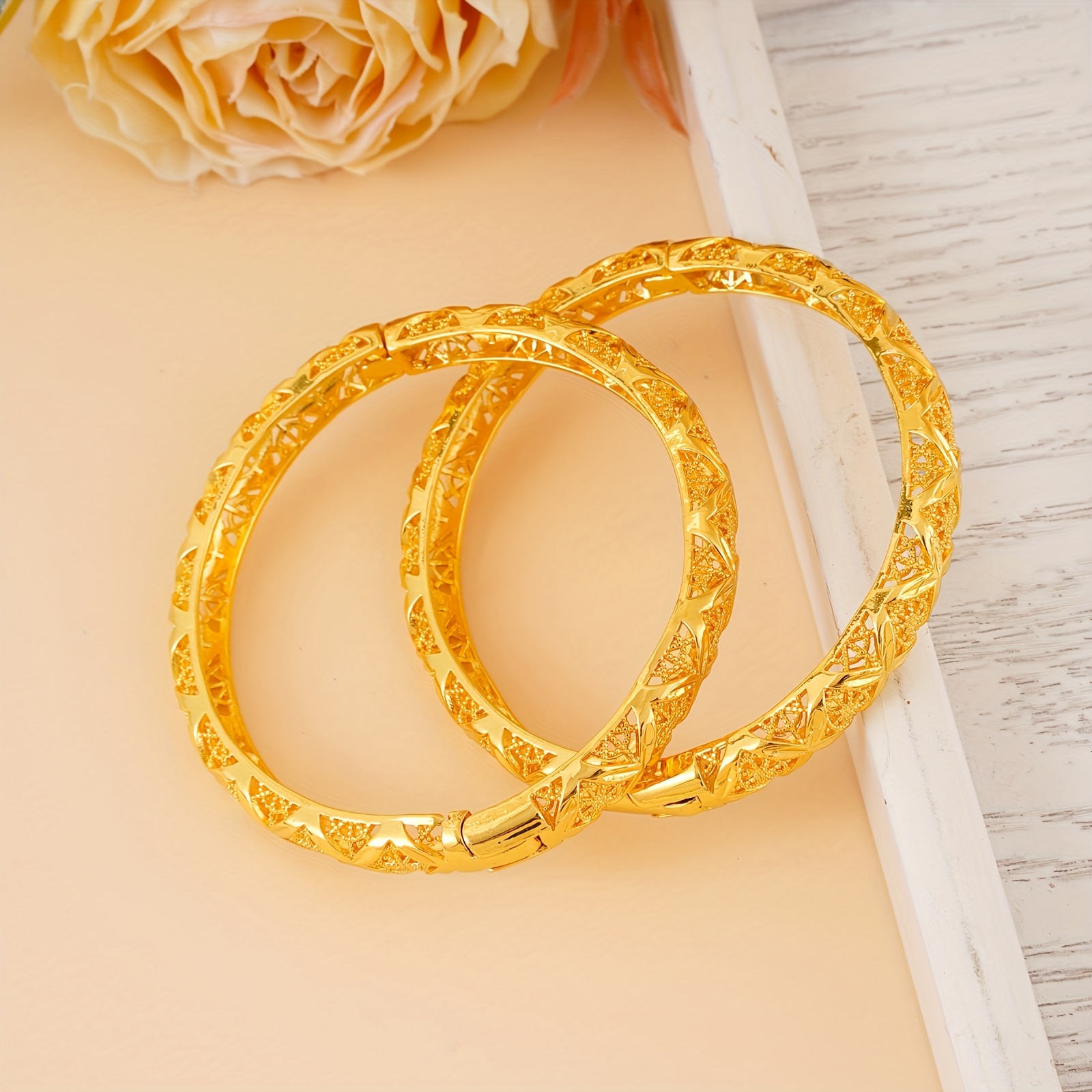 2pcs Fashionable Open Bangle Set with Classic Patterns