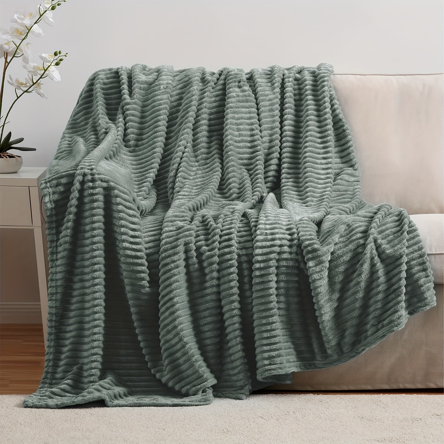 ultra soft oversized fleece throw blanket 280gsm lightweight warm with 3d ribbed jacquard design hypoallergenic microfiber     details 6