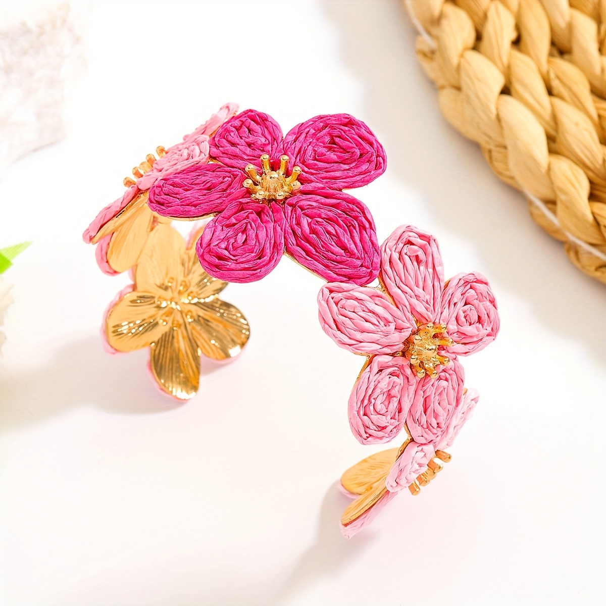E-shop Böhmische handgefertigte, farbenfrohe Raffia-Blumenarmbänder, elegante fünfblättrige Blumen-Armbänder, für und Urlaub