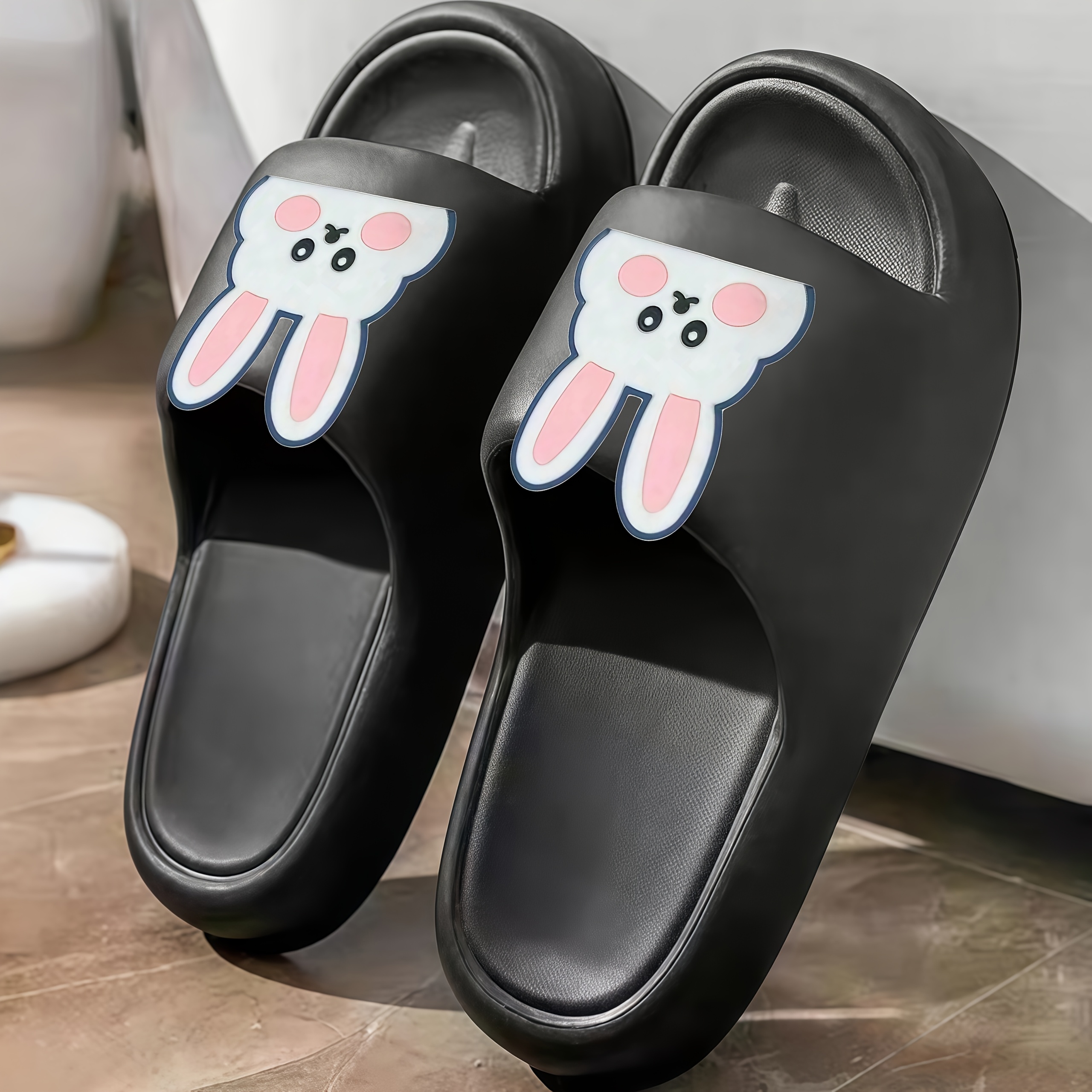 TEMU 패셔너블한 오버사이즈 홈 슬리퍼, 부드럽고 귀여운 토끼 디자인, 및 홈 릴렉스에 적합, 블랙 앤 화이트 듀얼 컬러 캐주얼 실내/외 슬리퍼