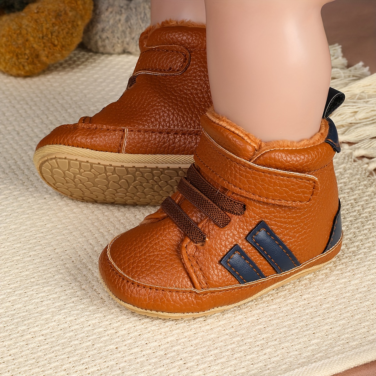 A Pair of New Autumn And Winter Unisex Warm Fleece Sports Casual Shoes, Easy Solid Color Outdoor Walking Shoes for Toddlers