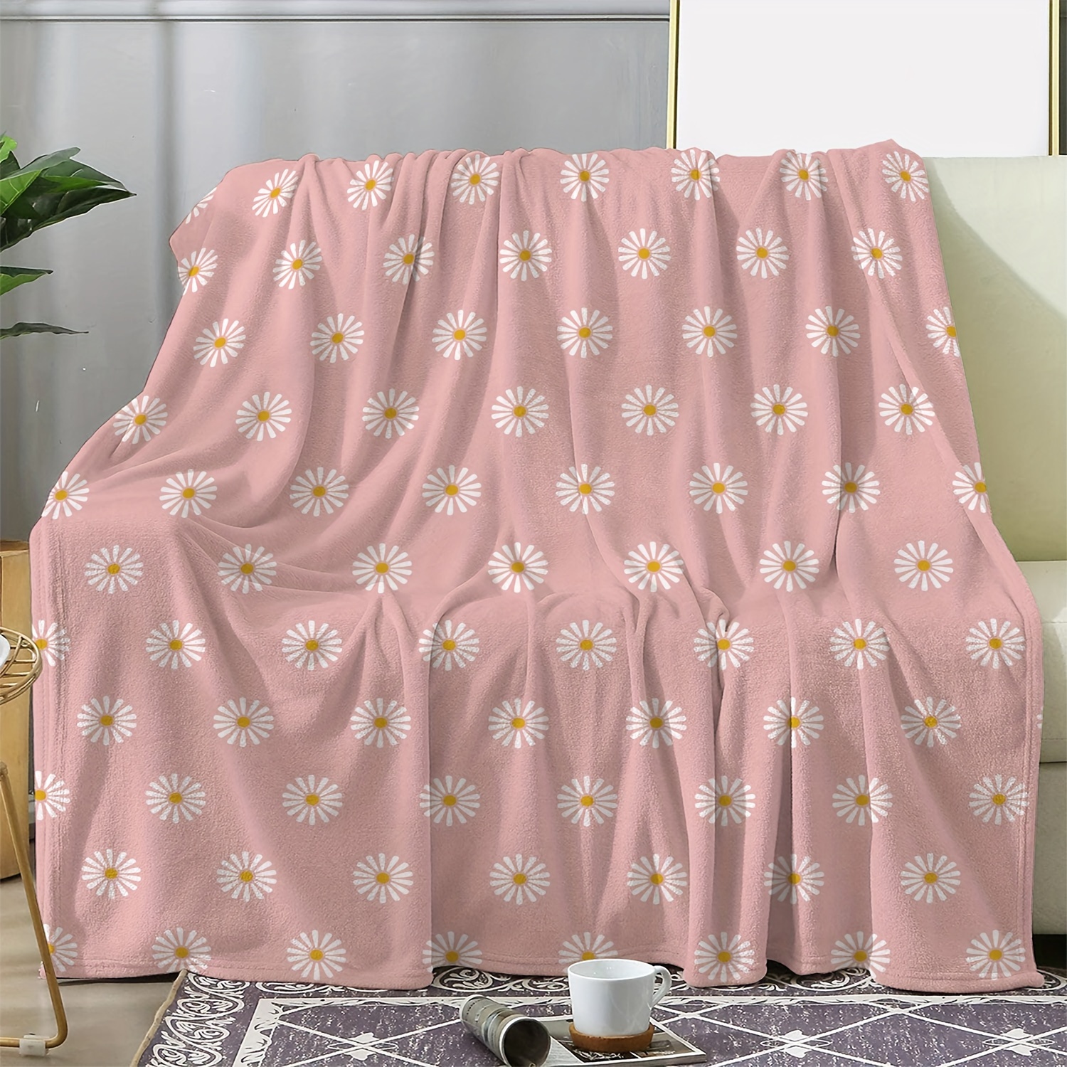 

Cozy College-style Daisy Print Fleece Blanket: Perfect For Sofa, Bed, Car, Office, Camping, Travel, And All Seasons - Gift Blanket