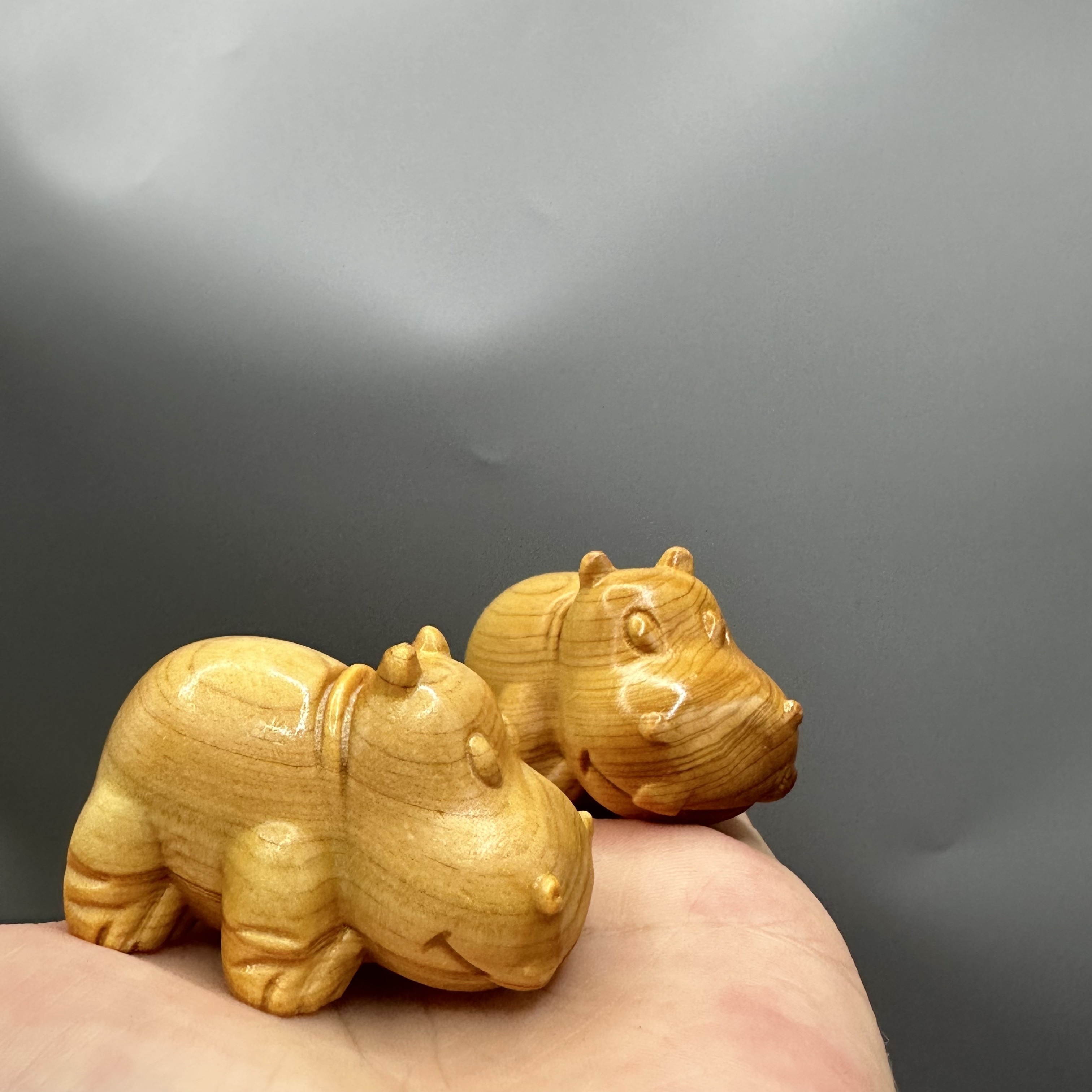 

Handmade Wooden Carved Cute Animal Hippopotamus Ornaments, Wooden Handmade Hippopotamus Decorations, Desktop Car Hippopotamus Tea Pets, Holiday Gifts For Family And Friends