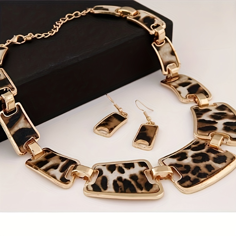 

2-piece Set European And American Necklace Jewelry Korean Retro Leopard Necklace Sweater Chain Earring Set