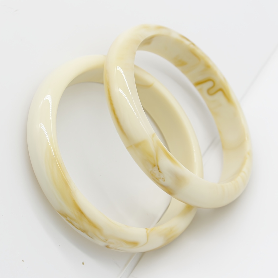 2pcs Vintage Boho Style Resin Bangle Bracelets for Women
