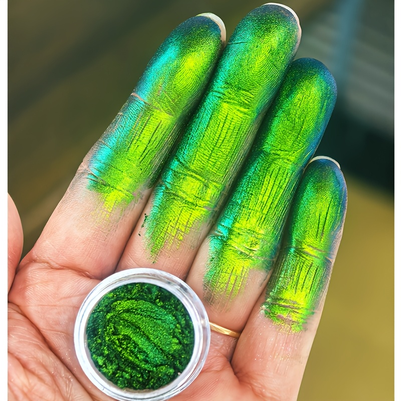     holog phic chameleon glitter powder a   auro  candy   that   an illusion of  ow hues this color changing polarized makeup is perfect for eye shadow nail enhancement and face paint body makeup