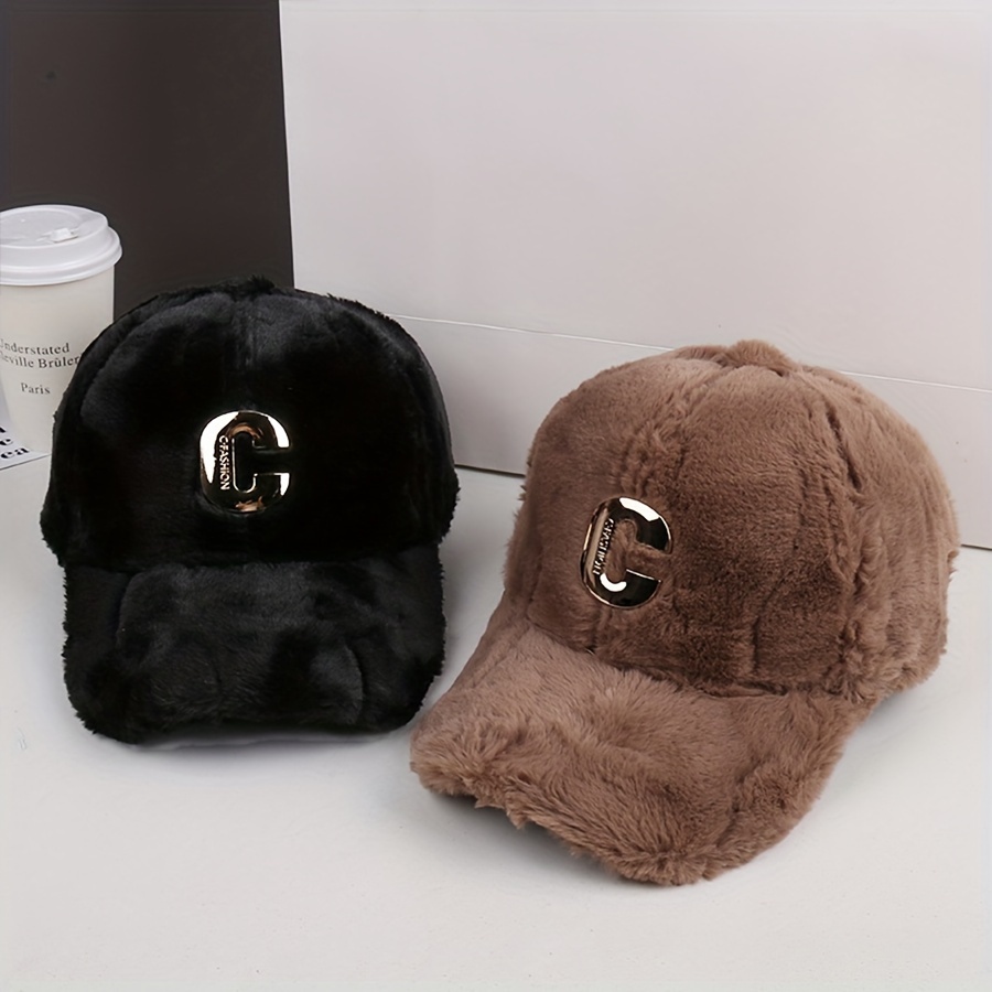 

Casquette de Baseball Chic en Peluche avec Lettre C en Métal - Bonnet d'Hiver Confortable et Chaud pour Femme, Style Coréen Décontracté