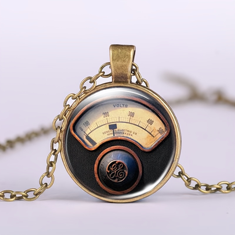 E-shop Vintage Voltmeter Halskette | Braunem Ferrolegierung mit Glasmosaik, klassisches Ketten-Design, schwarzer Gehäuse mit gelbem Zifferblatt,