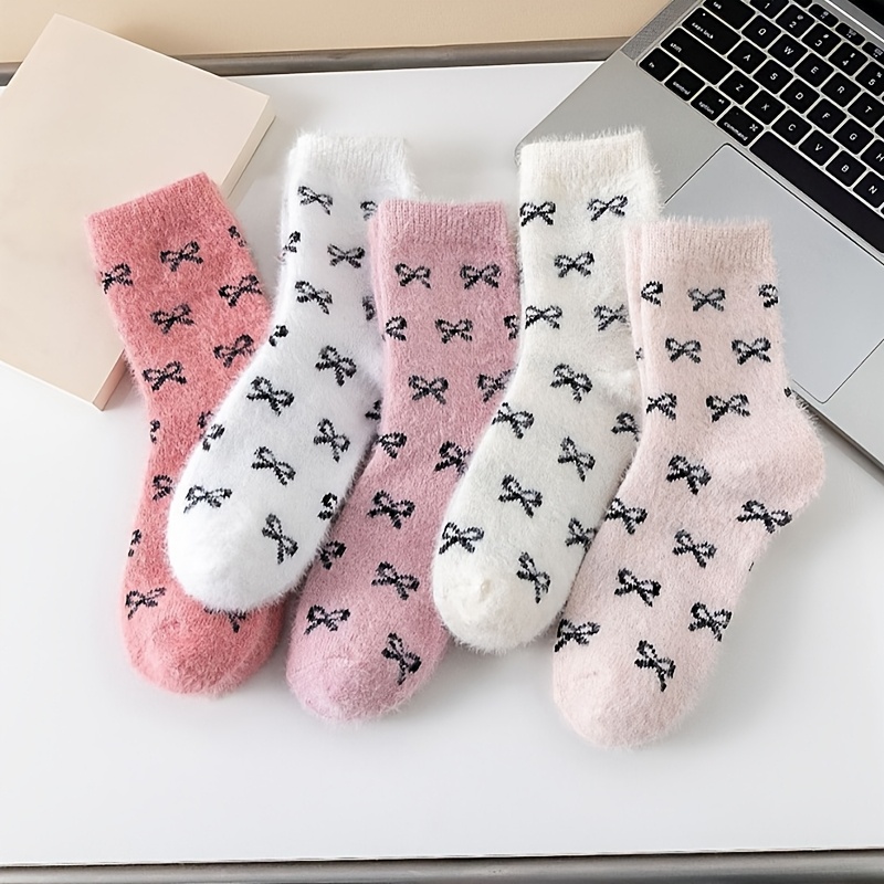 

4pcs Cozy Women's Fuzzy Socks - , Warm Polyester Knit, Slipper Socks With Geometric Pattern Detail