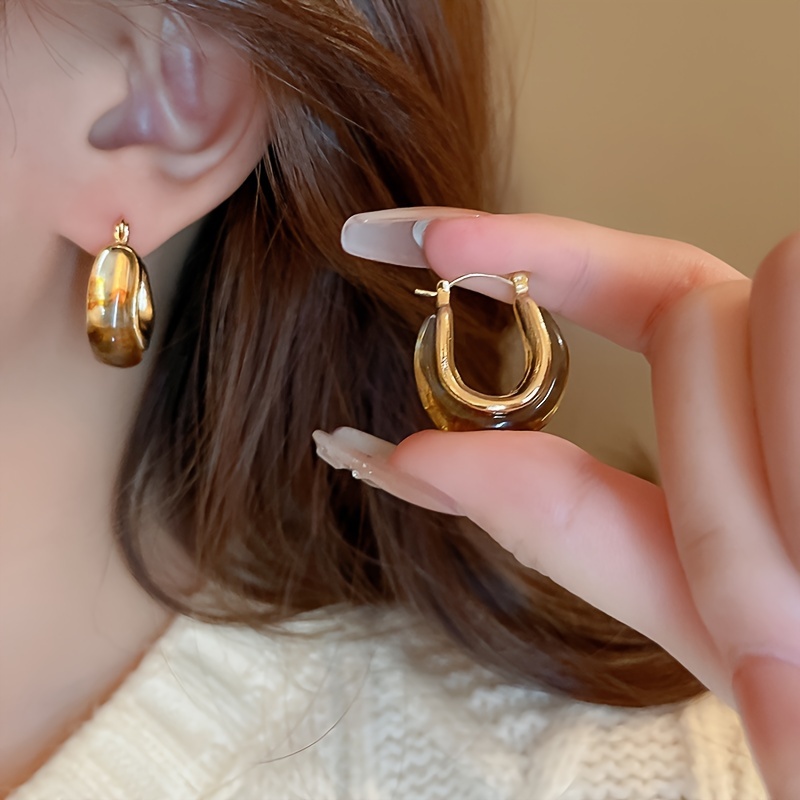 

1 Pair Stylish U Shaped Chunky Hoop Earrings Alloy Resin Elegant Vintage Earrings Jewelry Suitable For Daily And Banquet Wearing