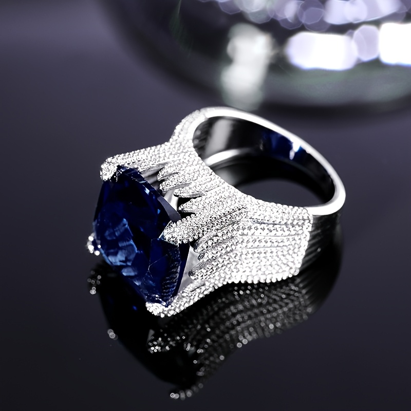 Women's Light Luxury Oversized Square Zirconia Engagement Ring