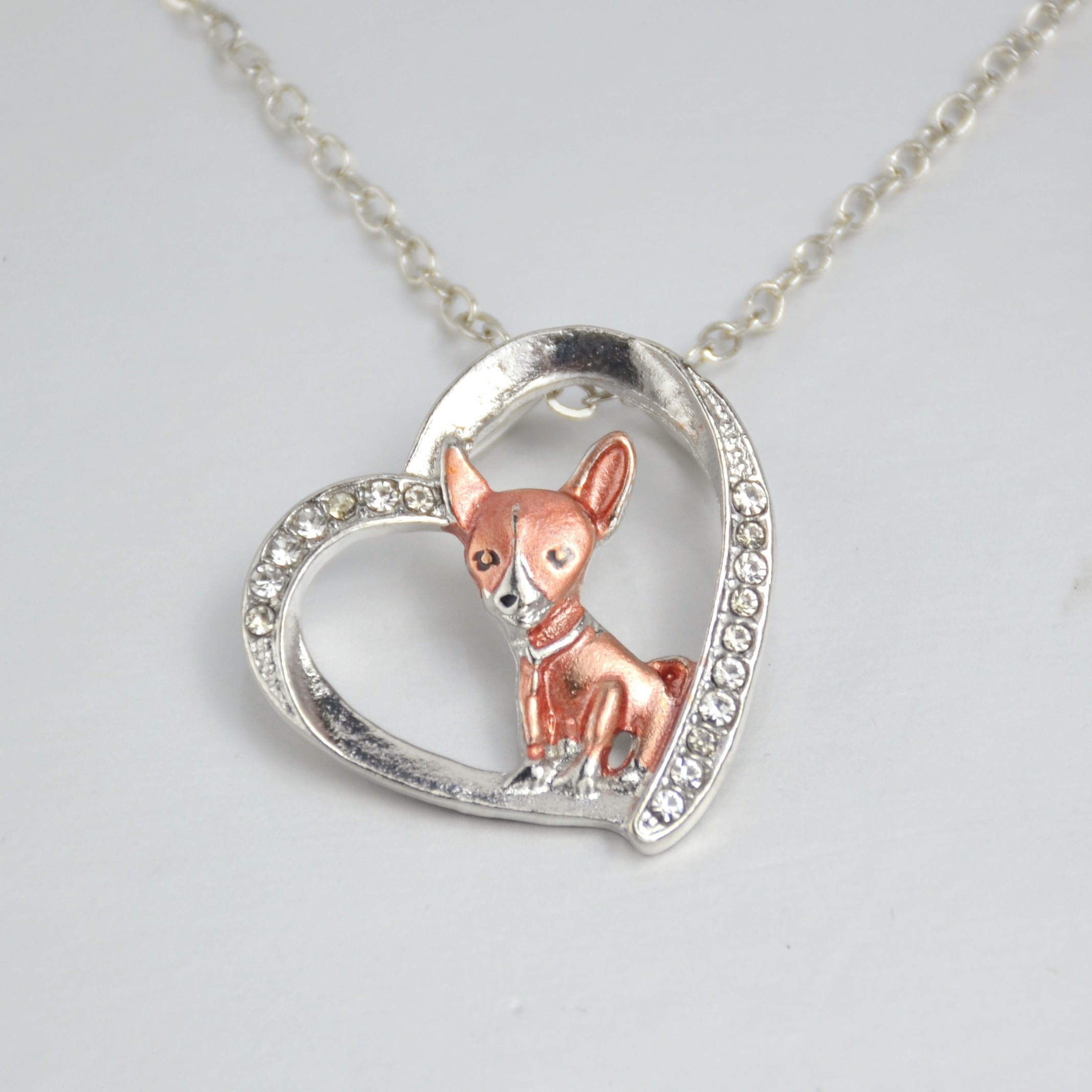 Chihuahua Dog Necklace Sparkling Heart-Shaped Pendant with Rhinestones  Alloy, Fashion Jewelry Gift for Dog Lovers, Dog Jewelry Dog De