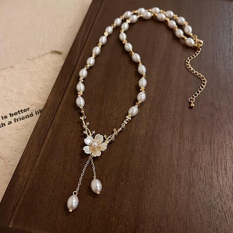 TEMU French Flower Pendant Necklace Niche Design Light Luxury Premium Fashion Versatile Temperament Clavicle Chain