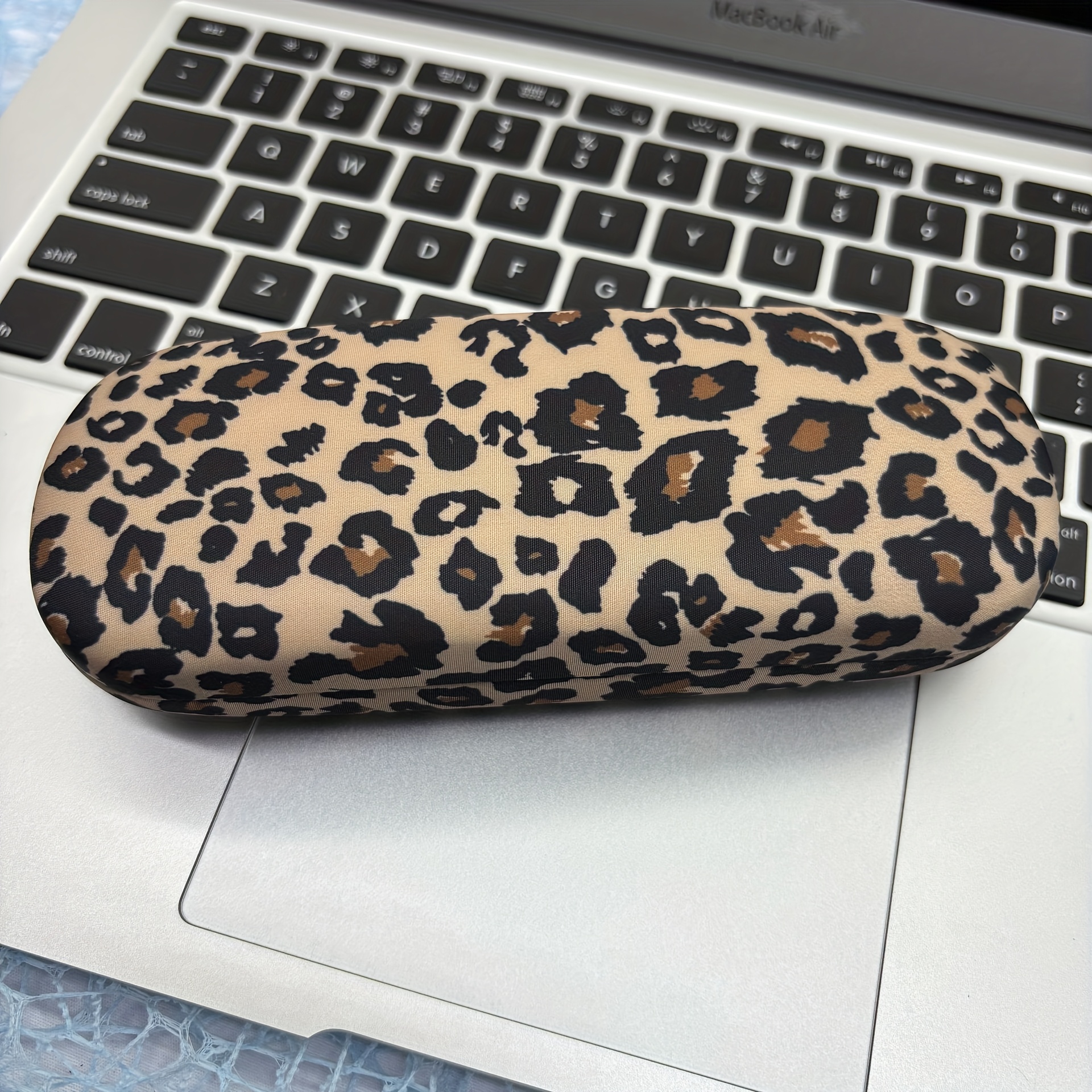 E-shop Modisches Brillenetui mit Leopardenmuster - Schwarz-Beige Tiermuster, Sturzsicherer und Druckbeständiger Schutz, Tragbare Aufbewahrungsbox,