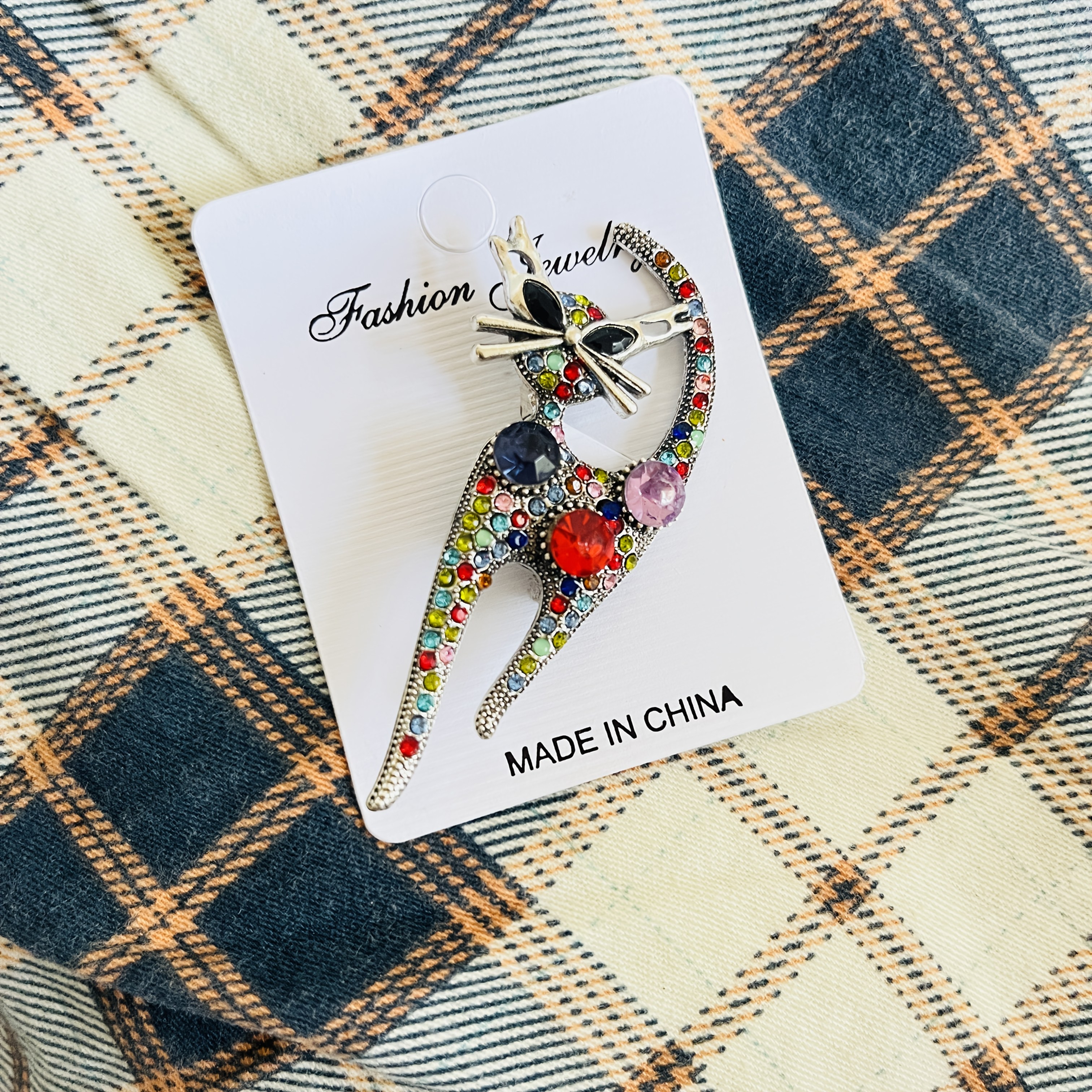 TEMU Broche de retro y adorable de moda europea y americana, exquisito broche de pedrería, aguja para cuello de ropa creativa de celebridad en línea
